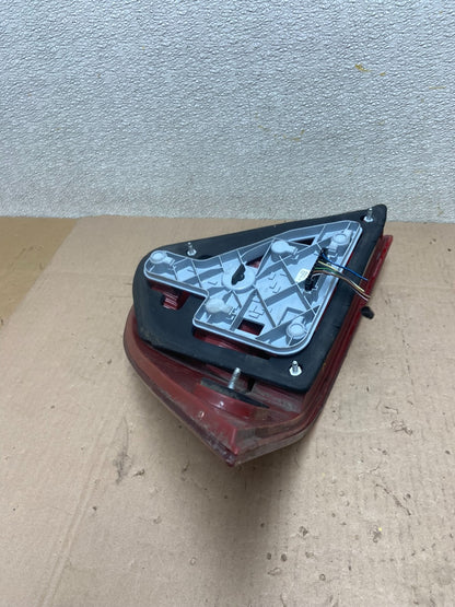 2005-2007 Mercedes-Benz C 230 - W203 C-Class Right Passenger Tail Light AA05824