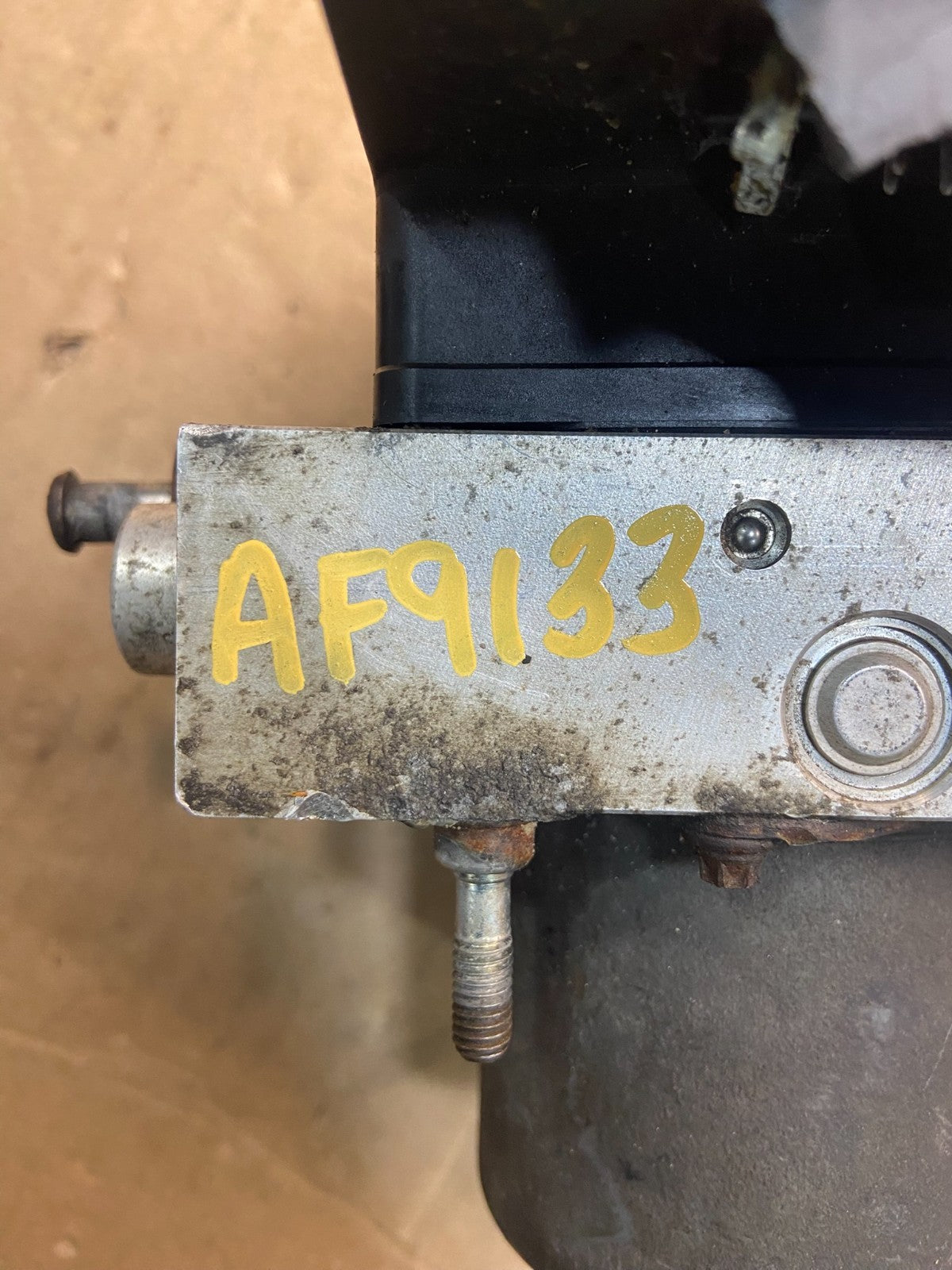 2007 Chevrolet Suburban 2500 GMC Yukon XL ABS Control Module 15905730 af9133 DG7