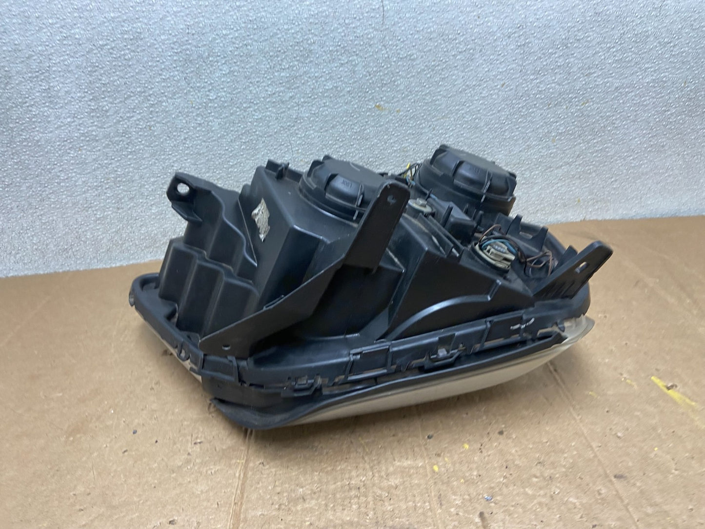 2010 to 2015 GMC Terrain Halogen Left Driver Lh Side Headlight AA2667 DW5