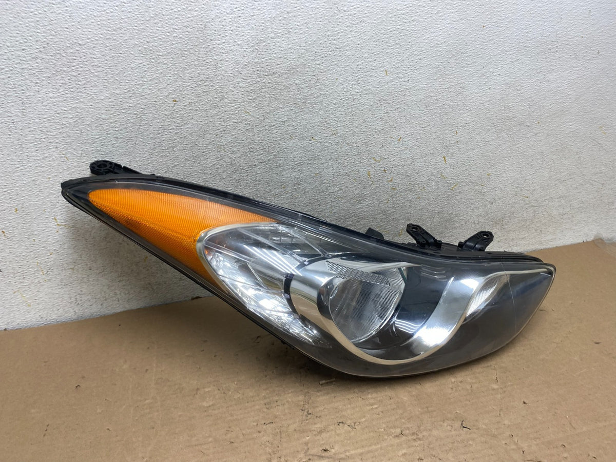 2011 2012 2013 Hyundai Elantra Right Passenger Headlight AI0885 DW2