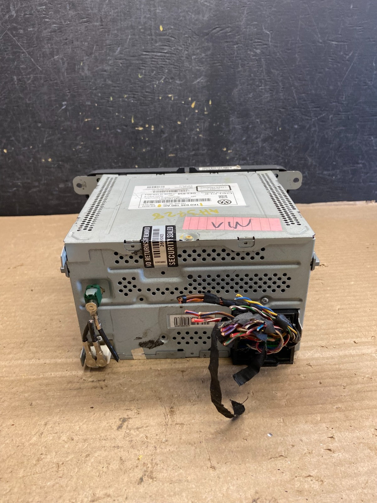 2009 to 2012 Volkswagen CC Radio CD Player Screen AM/FM ah3728 DG6