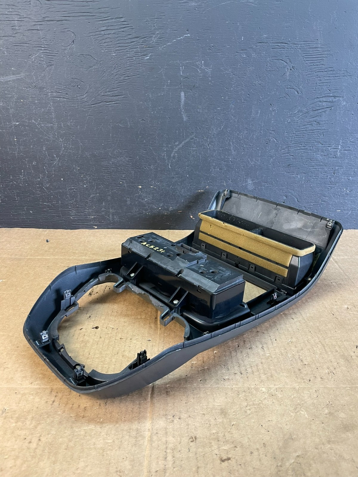 2003 to 2008 Honda Element Radio Climate Control Shifter Bezel ac5231 DG8