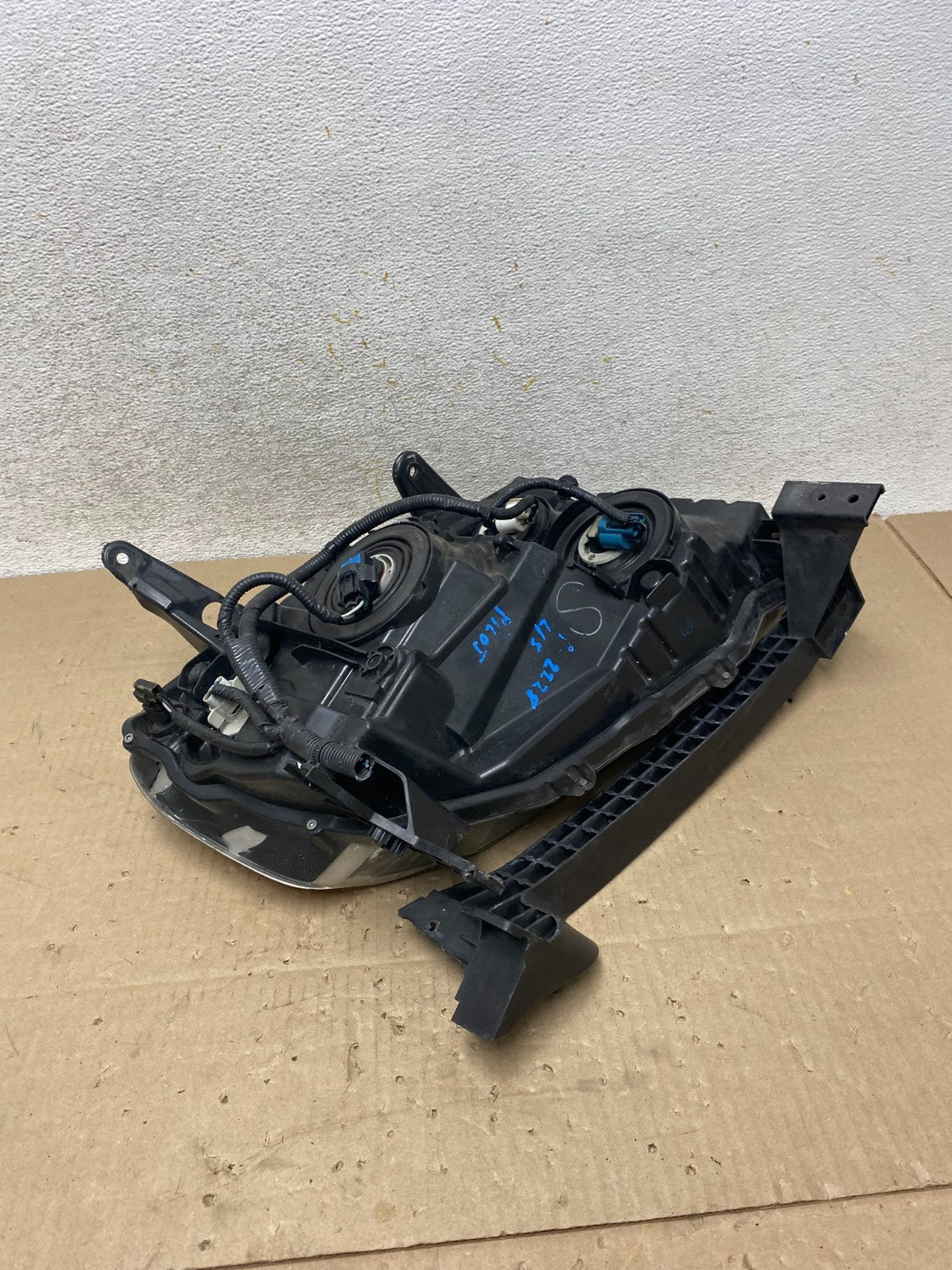 2009 2010 2011 Honda Pilot Left Driver LH Halogen Headlight AI2256 DW8