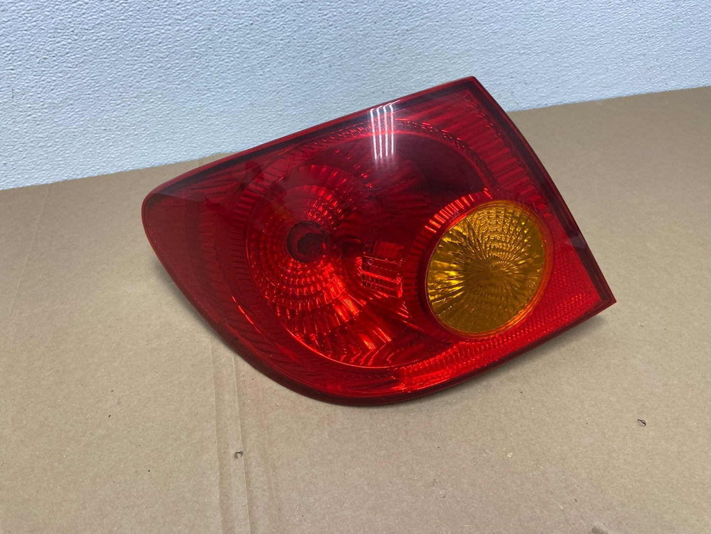 2003 to 2005 Toyota Corolla Left Driver Lh Side Tail Light AB6764 DW0