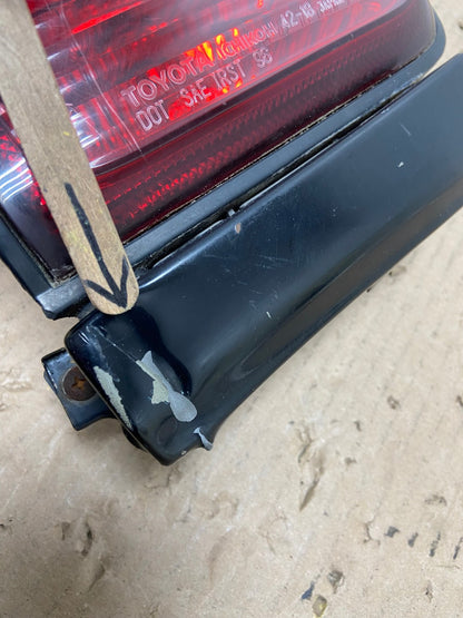1998 2000 Toyota RAV4 Right RH Passenger Side Tail Light AE8886 LK4