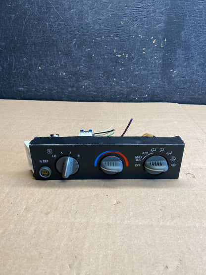2001 - 2007 GMC Chevrolet Express 1500 Climate Control A/C AI2998 DG0