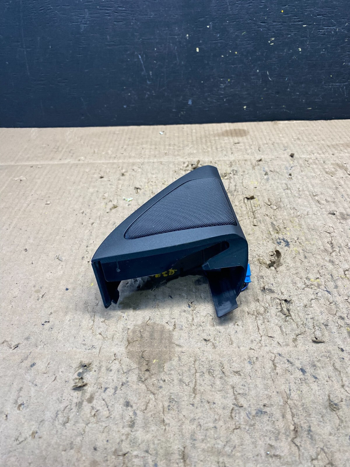 2020 to 2023 BMW X6 right side Tweeter Speaker Right Side Door N04961