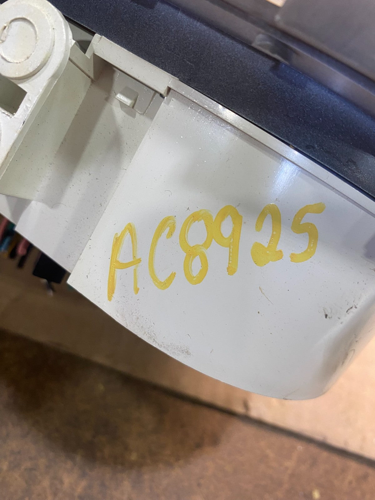 1986 1994 Alfa Romeo Spider Gauge Cluster Surround Dash Bezel Pod Housing Ac89256