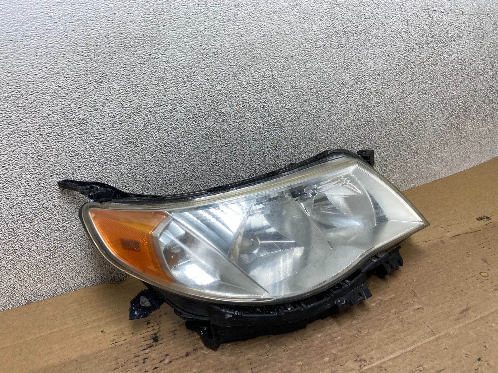 2009 - 2013 Subaru Forester Right Passenger Side Halogen Headlight OEM AB3359 DW2