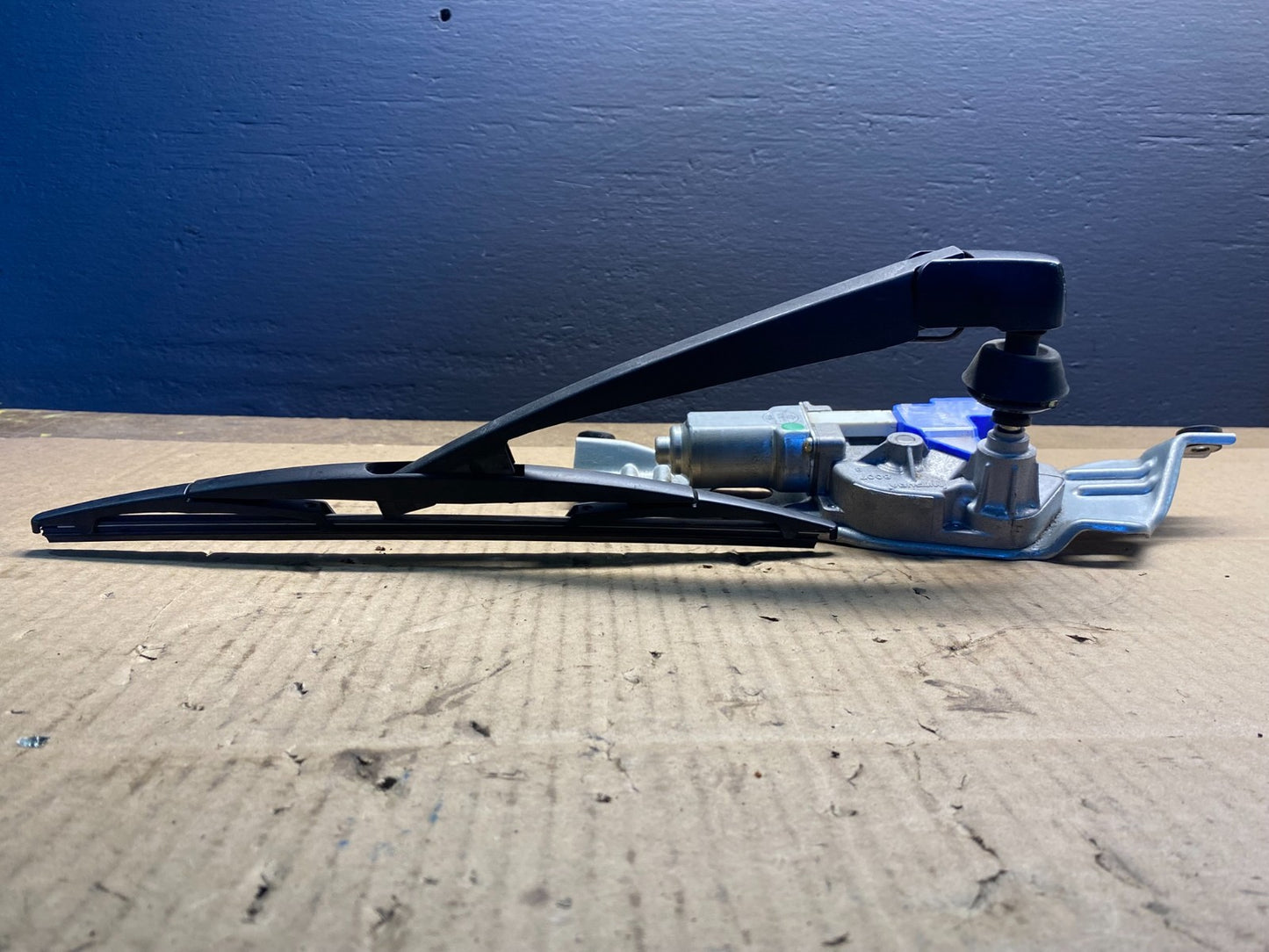 2009 to 2013 Subaru Forester Rear Windshield Washer Wiper Motor AB41233