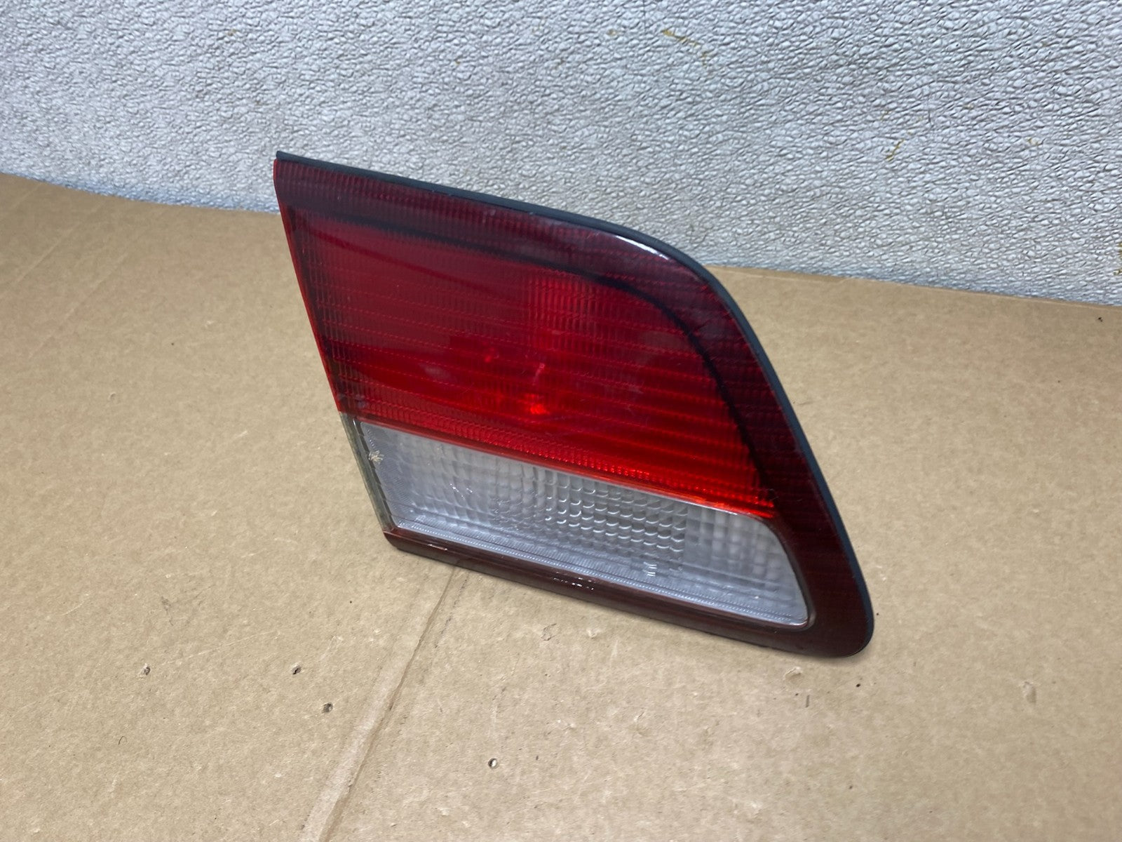 1997 1998 1999 Nissan Maxima Left Driver LH Inner Tail Light U9735 DW1