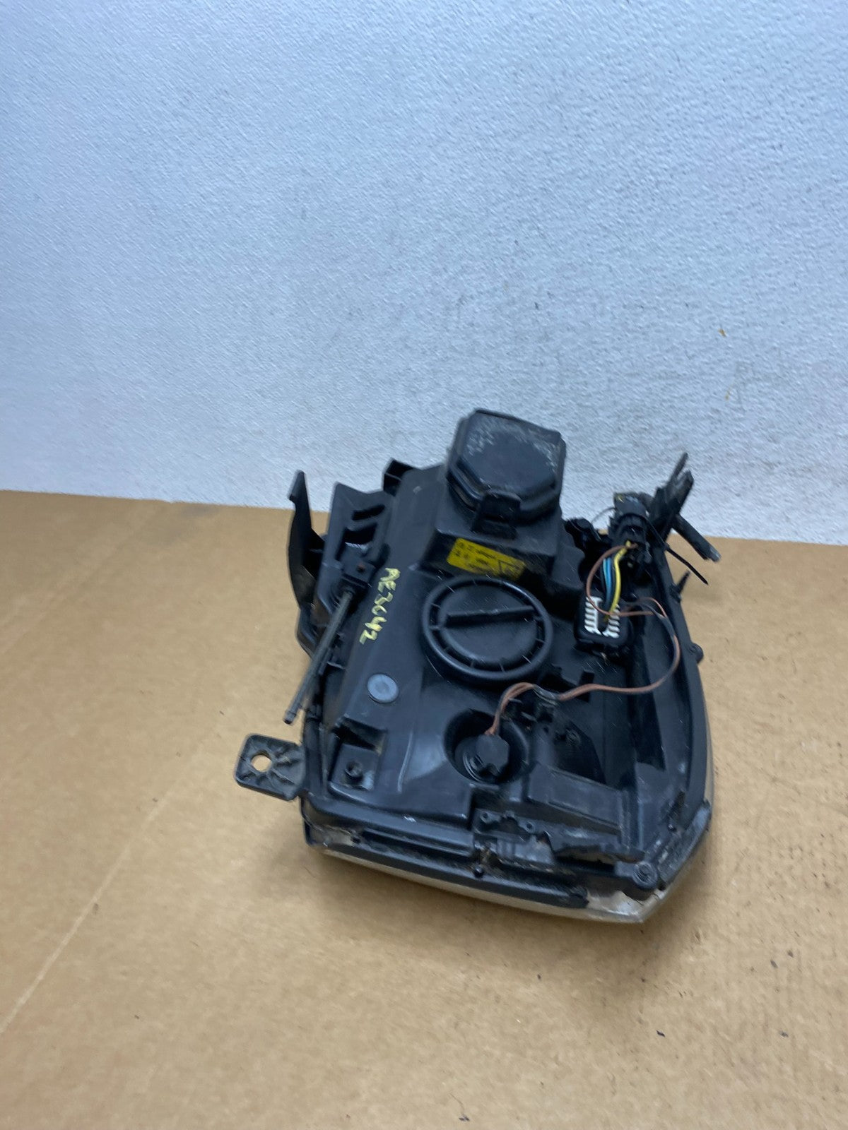 2007 - 2014 Cadillac Escalade Left Driver LH Side Xenon HID Headlight AE3042 DW7