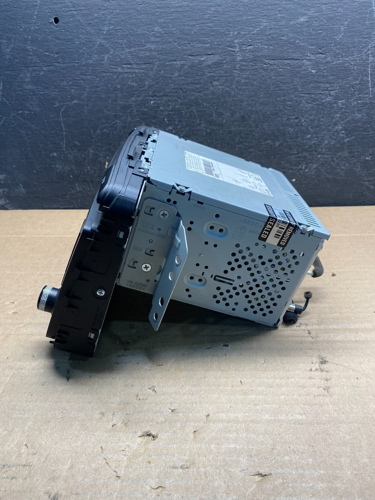 2016 to 2018 Kia Sorento AM/FM CD Radio Screen Display ae8173 DG1