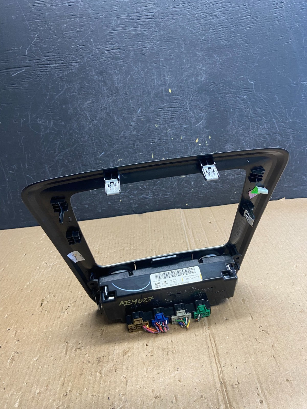 2013 - 2016 GMC Acadia A/C Heater Climate Control Radio Panel Bezel OE AE4027 DG3