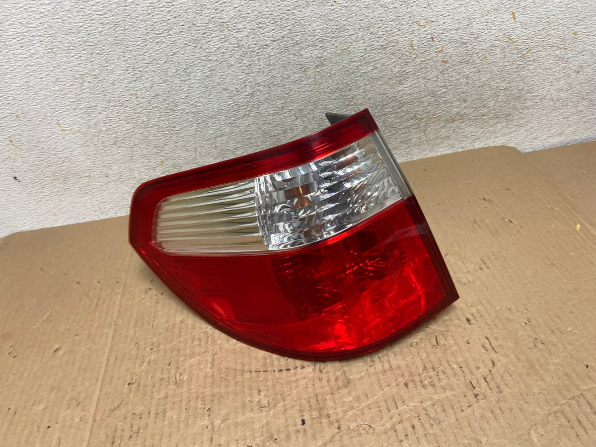 2005 2006 2007 Honda Odyssey Left Driver LH Side Tail Light AI1319 LK0