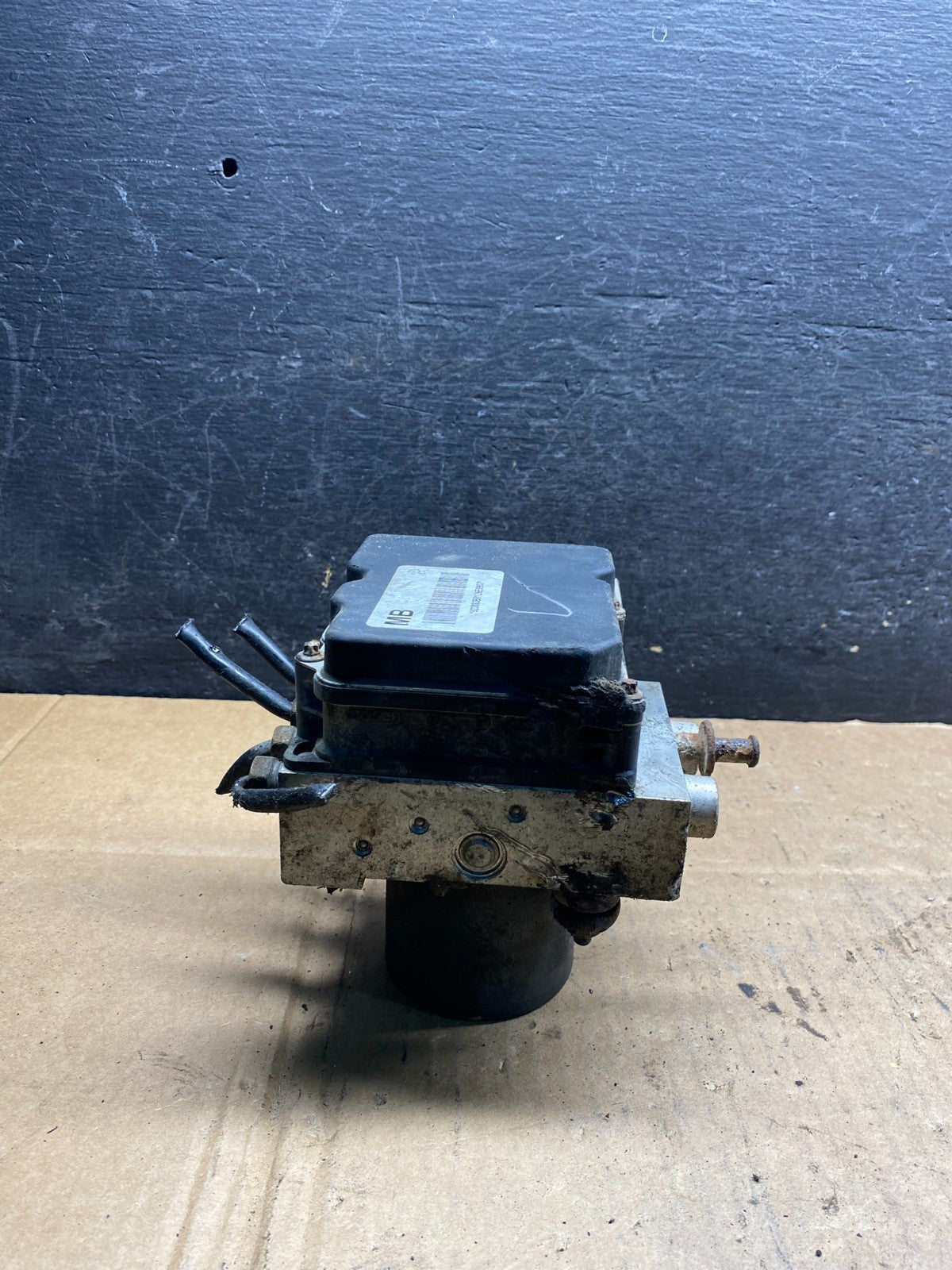 2002 to 2003 Chevrolet Tahoe ABS Pump Anti Lock Module AI9834 DW4