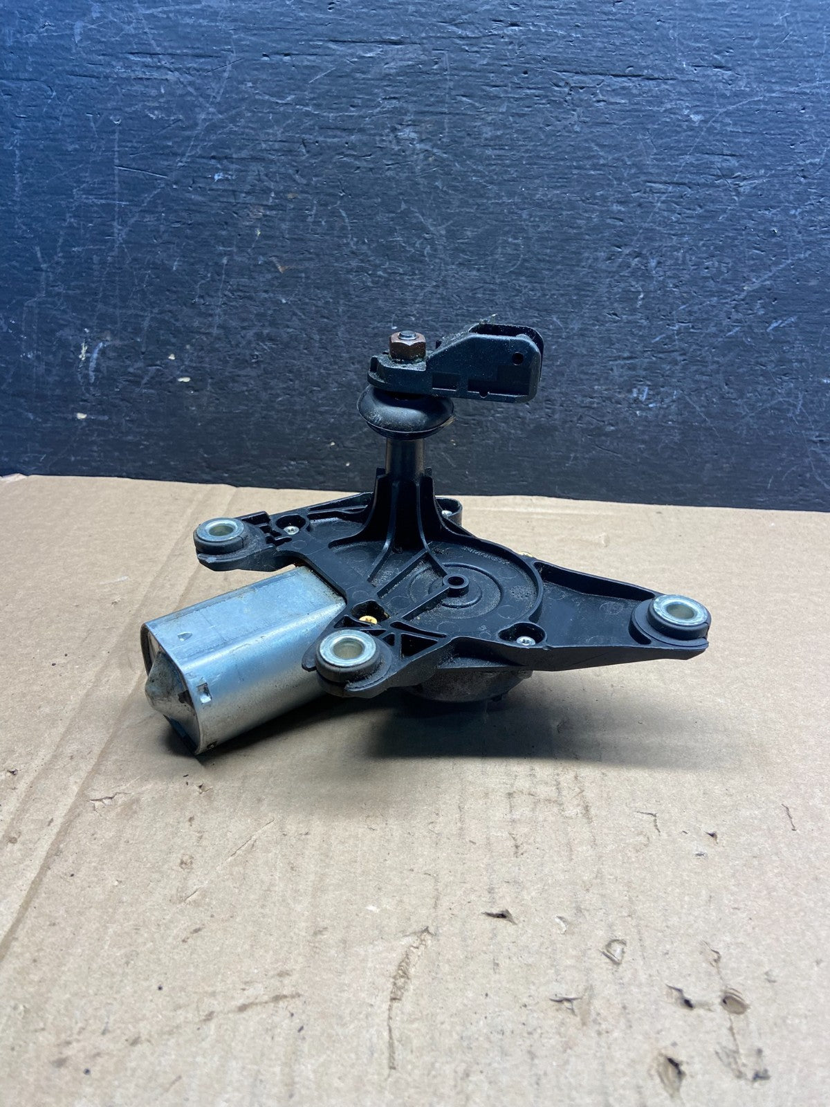 2004 to 2010 Chrysler PT Cruiser Rear Hatch Wiper Motor AE23291