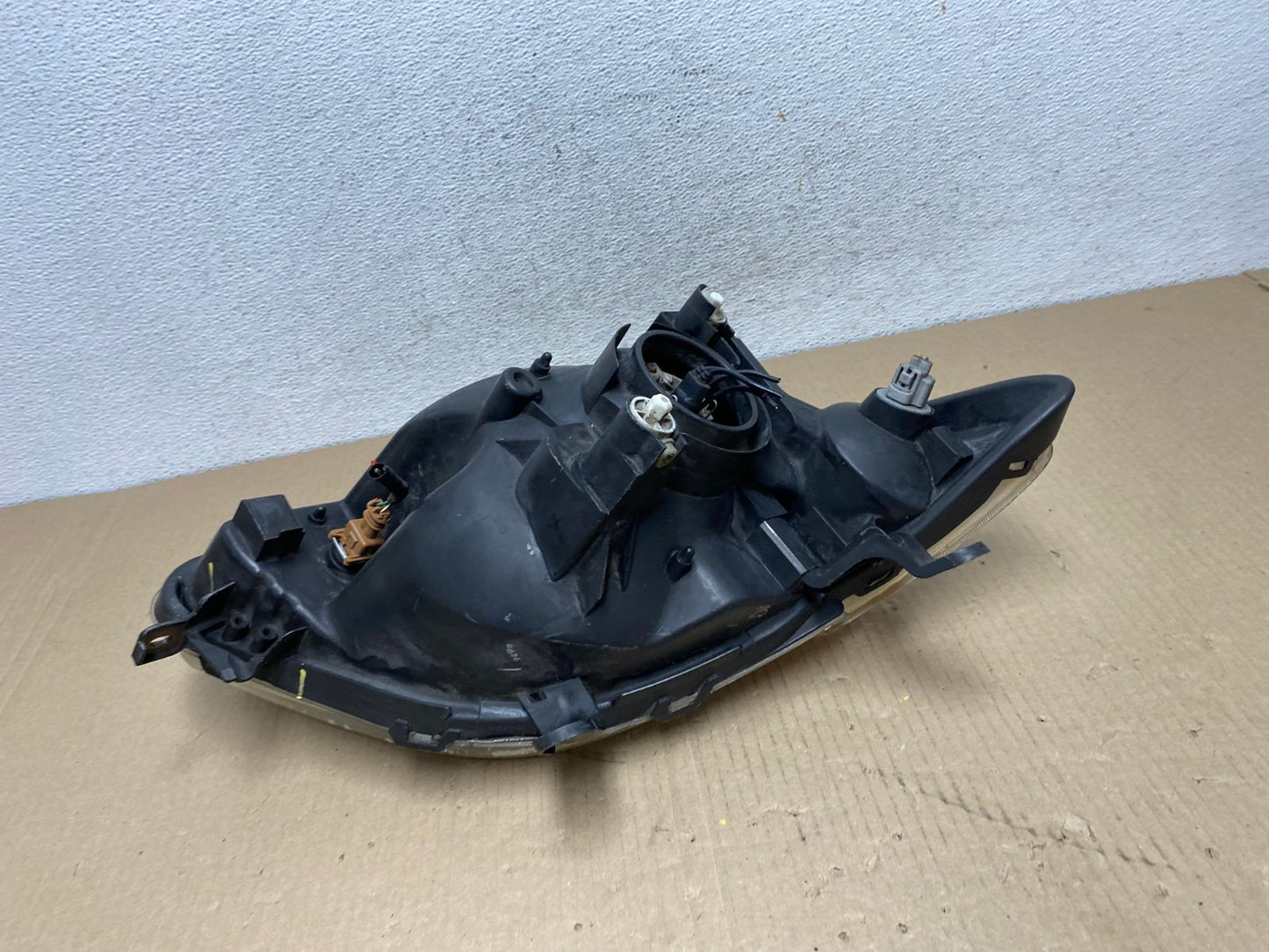 2004 2005 Scion Xa Left Driver LH Side Halogen Headlight AE9506 LK7