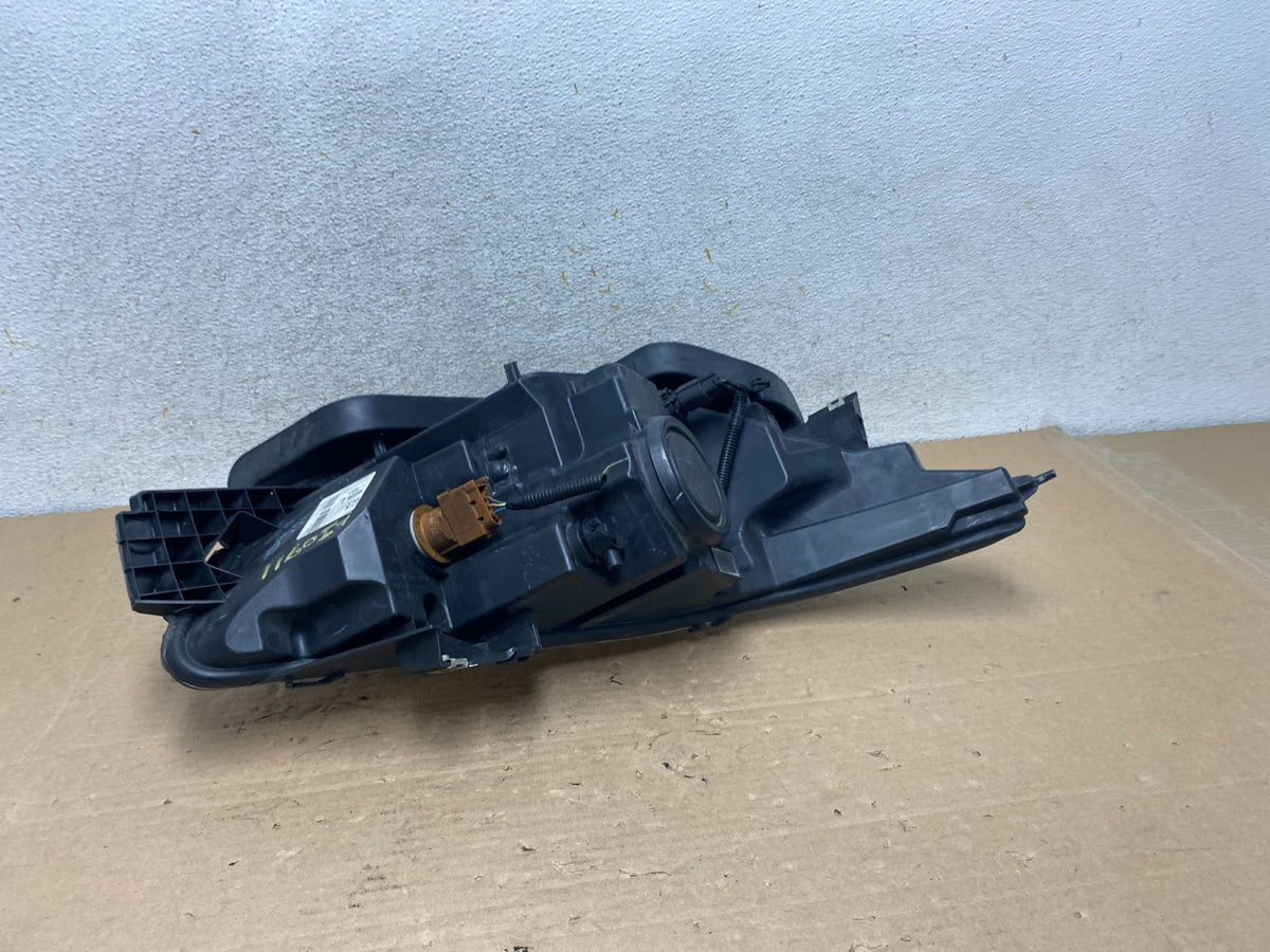 2013 to 2019 Ford Taurus Left Driver LH Side Headlight Halogen AI0911 DW5