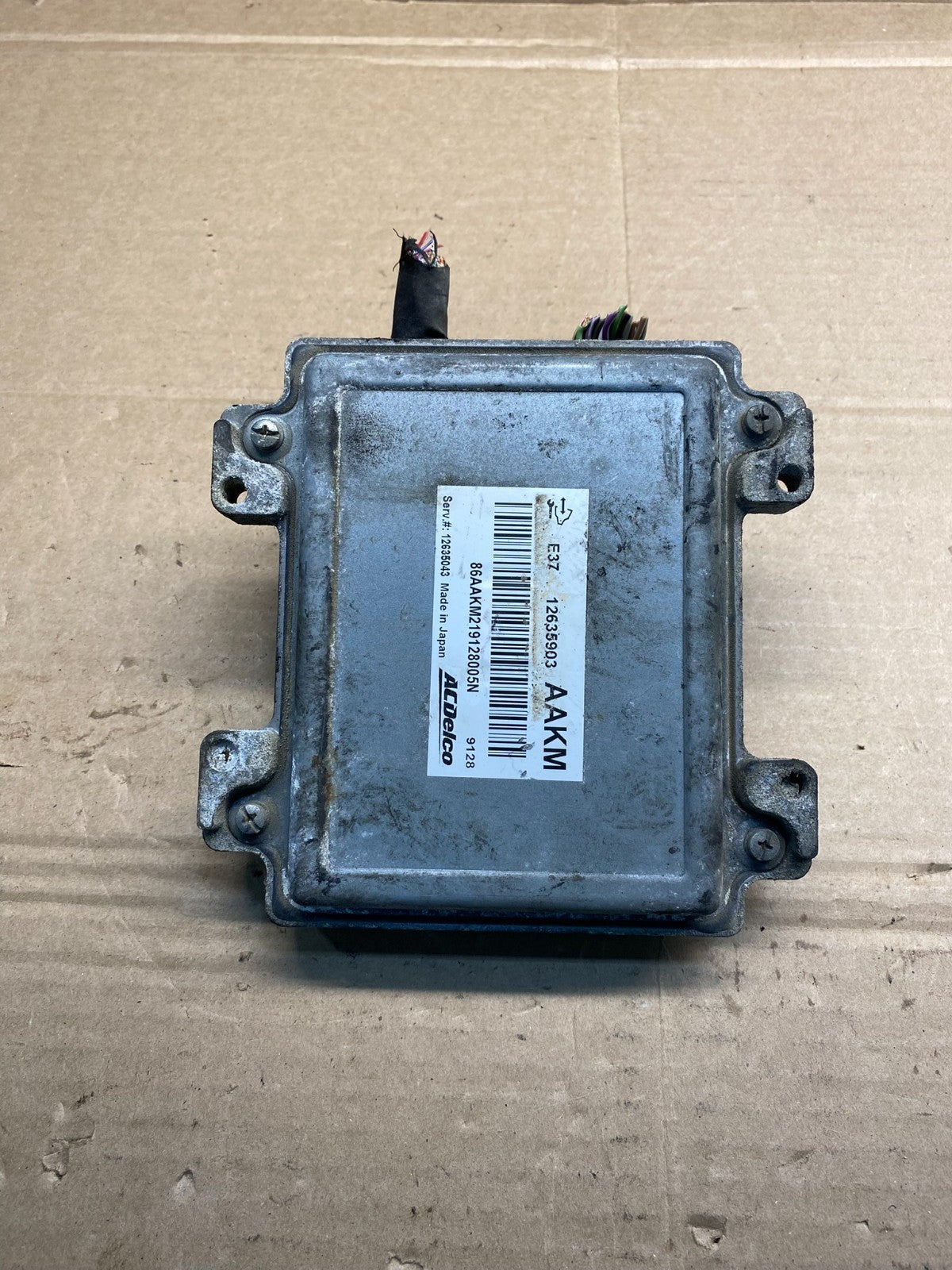 2010 to 2014 Silverado Express Engine Control Module Computer ECM ECU AE9904 DW1