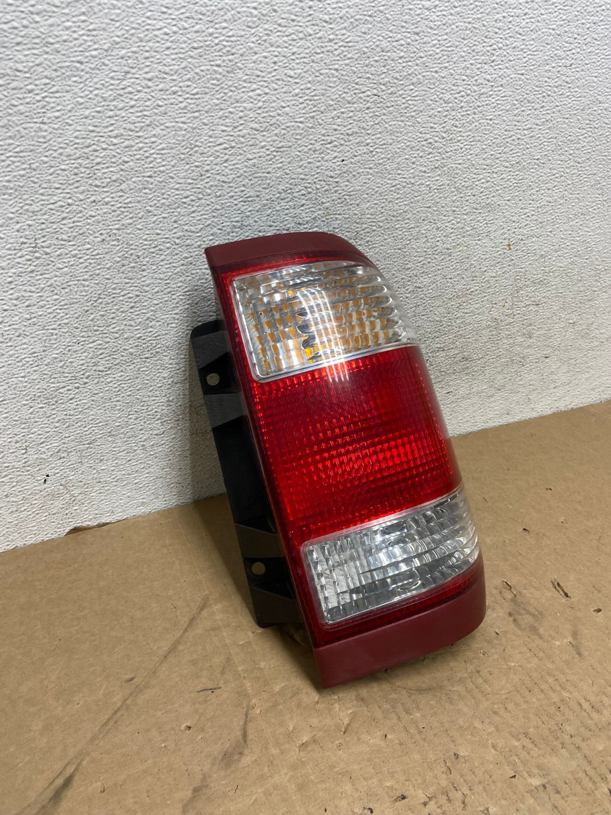 1999 to 2004 Nissan Pathfinder Right Passenger Rh Side Tail light AG0507 LK2