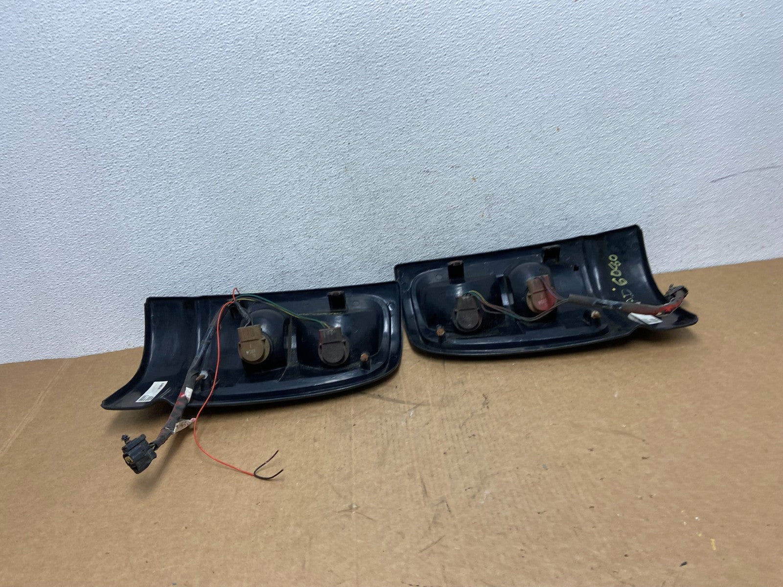 1994 to 2001 Dodge Ram 1500 Left+Right Tail Lights AD6080 DW6