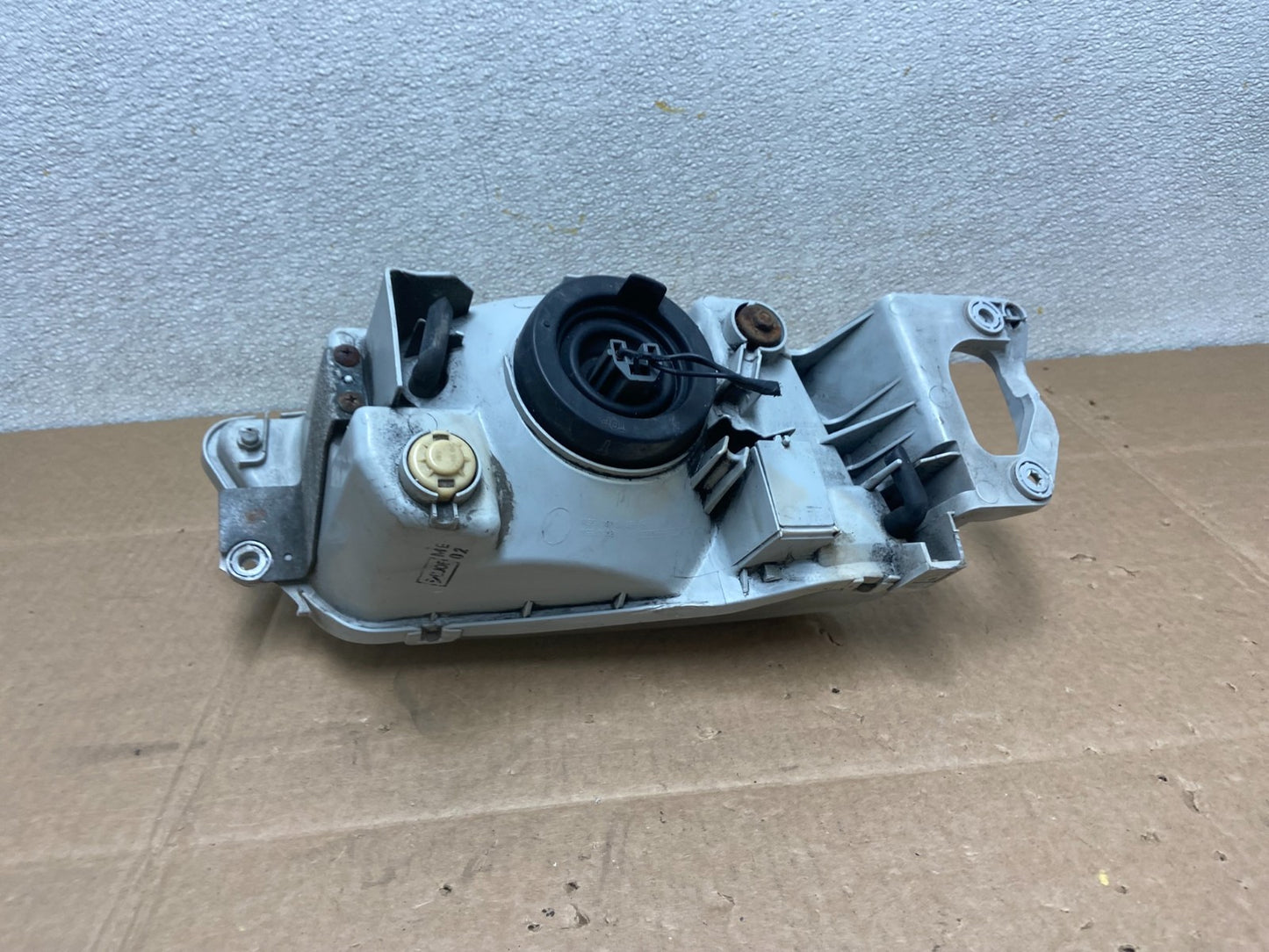 1999 to 2000 Mazda Protege Left Driver LH Side Headlight OEM Y8525 DW6
