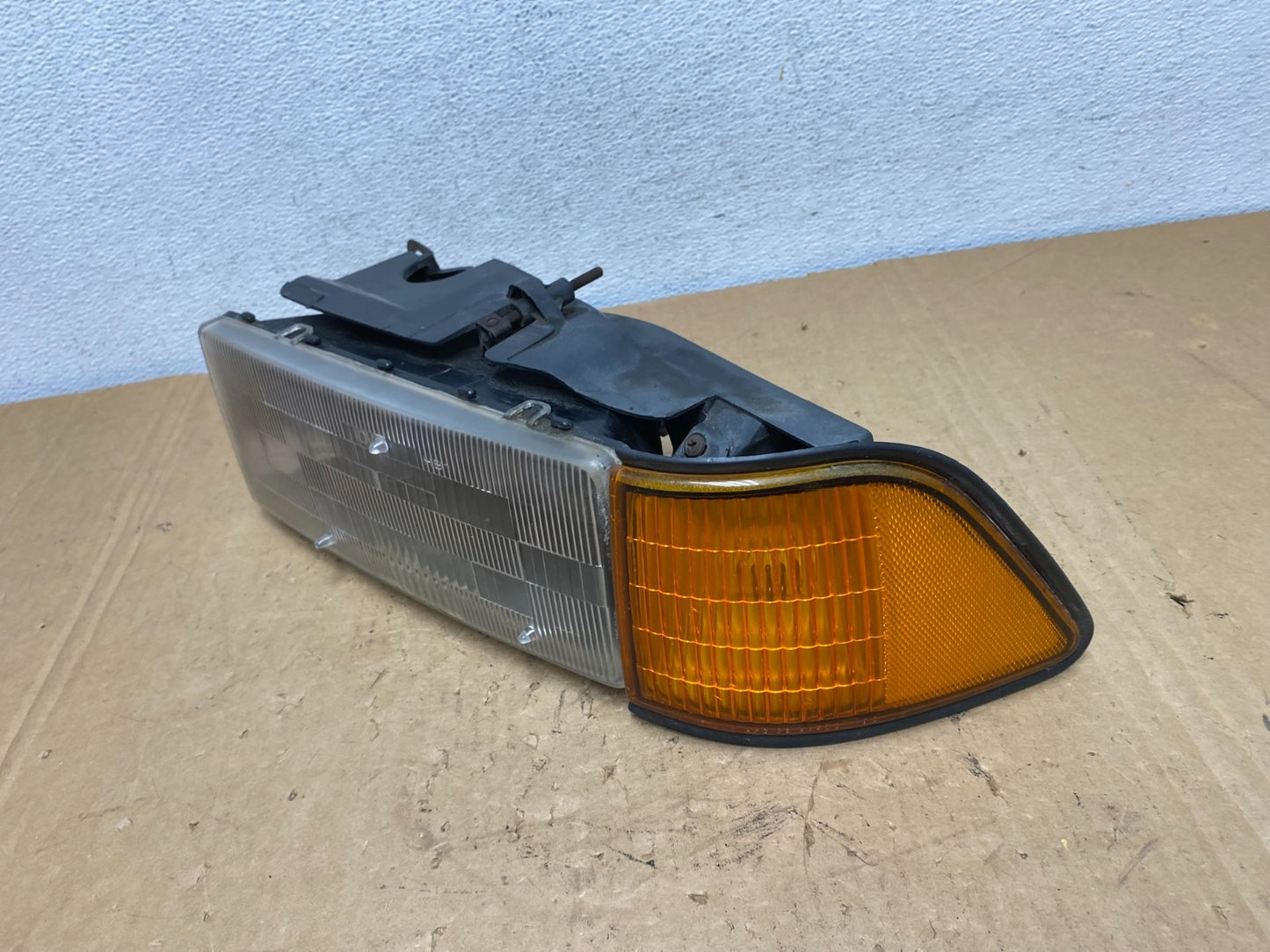 1989 to 1995 Plymouth Acclaim Left Side Headlights AD32421