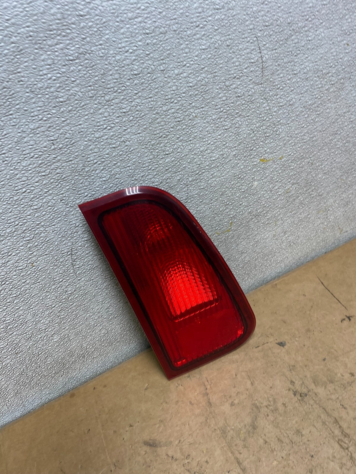 2003 to 2006 Lincoln Navigator Inner Tail Light OEM X7114 PS2