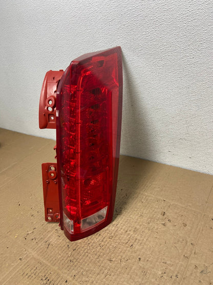 2010 to 2016 Cadillac Srx Right Passenger Rh Side Tail Light OEM AC3981 LK1