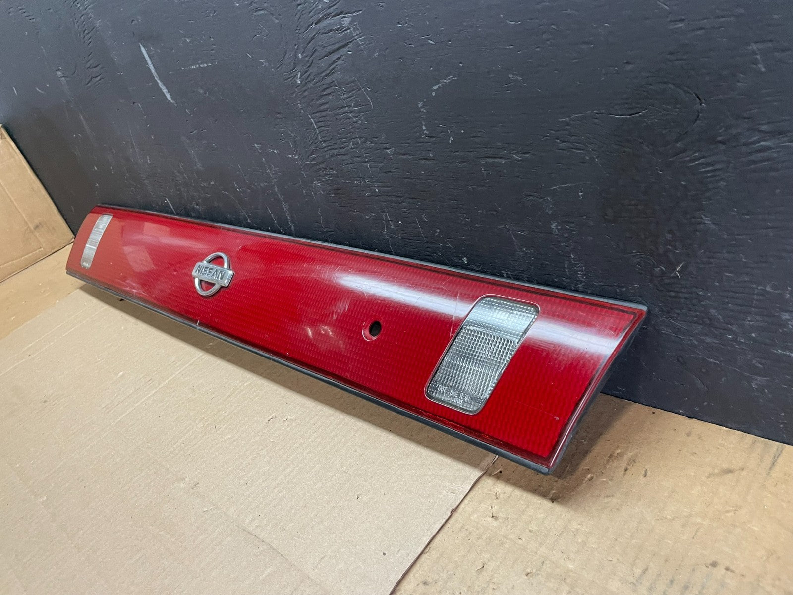 1995 - 1997 Nissan Sentra Tail Panel Rear Center Panel OEM 26540 1m200 AB7600 DG2