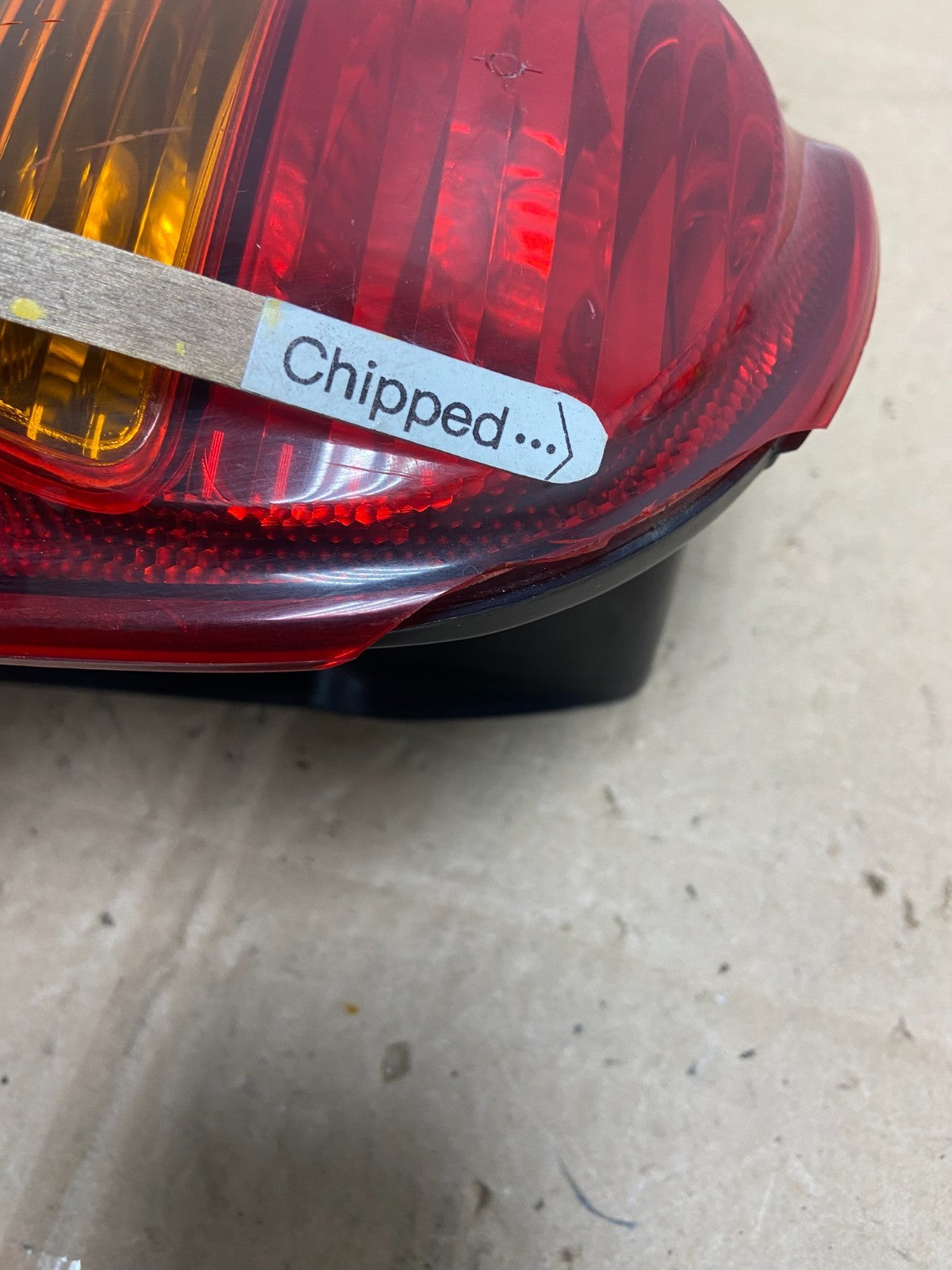 2002 2003 2004 Jeep Liberty Left Driver LH Side Tail Light AE5999 DW4