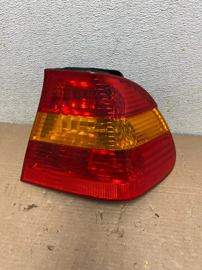 2002-2005 Bmw E46 325i 328i Right Passenger Side Tail Light N7714 DW0