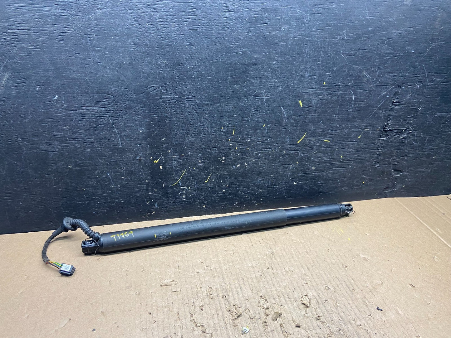 2016 - 2020 Kia Sorento Liftgate Support Power Strut T1769 DG0