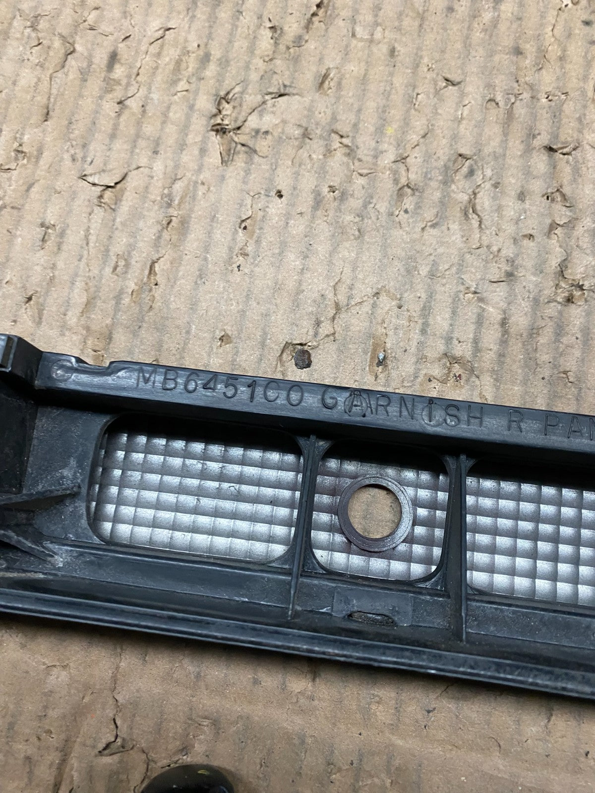 1991-1995 Dodge Stealth Turbo Rear Center Reflector Tail Light Panel X0204 DG10