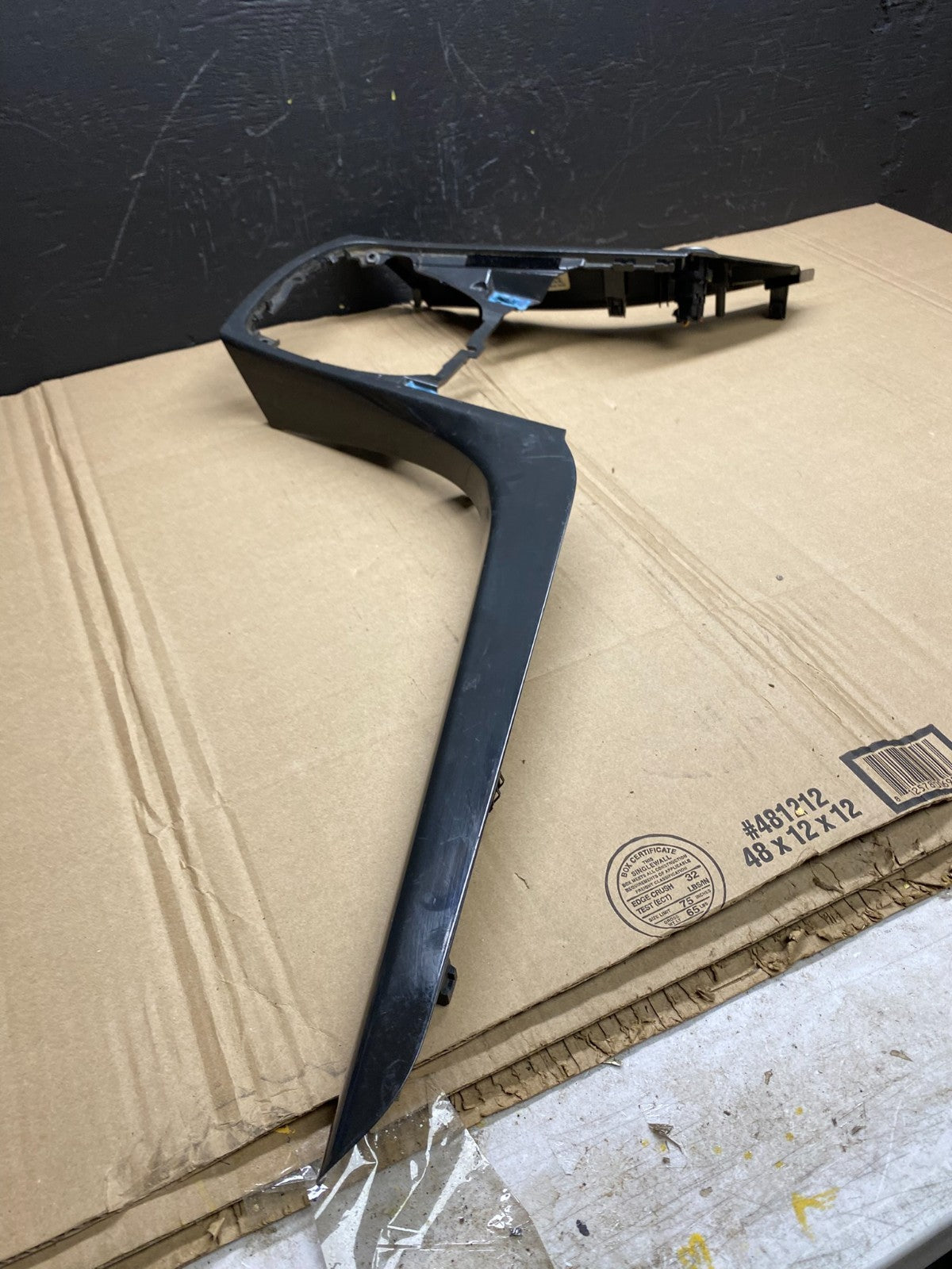2013-2016 Ford Escape  Center Dash Radio Gear Shifter Panel Bezel Trim AB8657 DG2