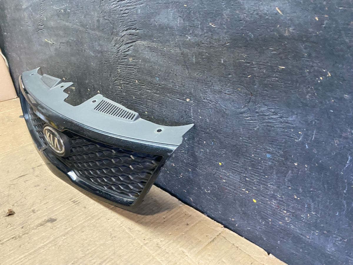 2010 to 2012 Kia Forte Koup Front Upper Grill Grille T4213 DG1