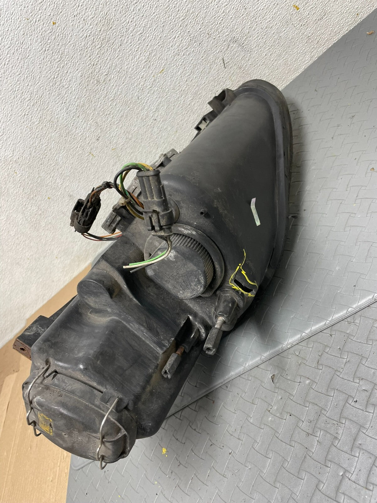 1998-2002 Maserati 3200 4200 GT Right Passenger Side Headlight Xenon A8467 C4