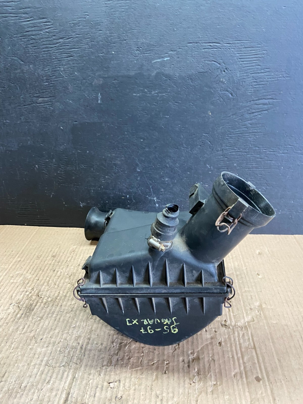 1995 to 1997 Jaguar XJ Air Filter Box Cleaner D2821 Oem DG12