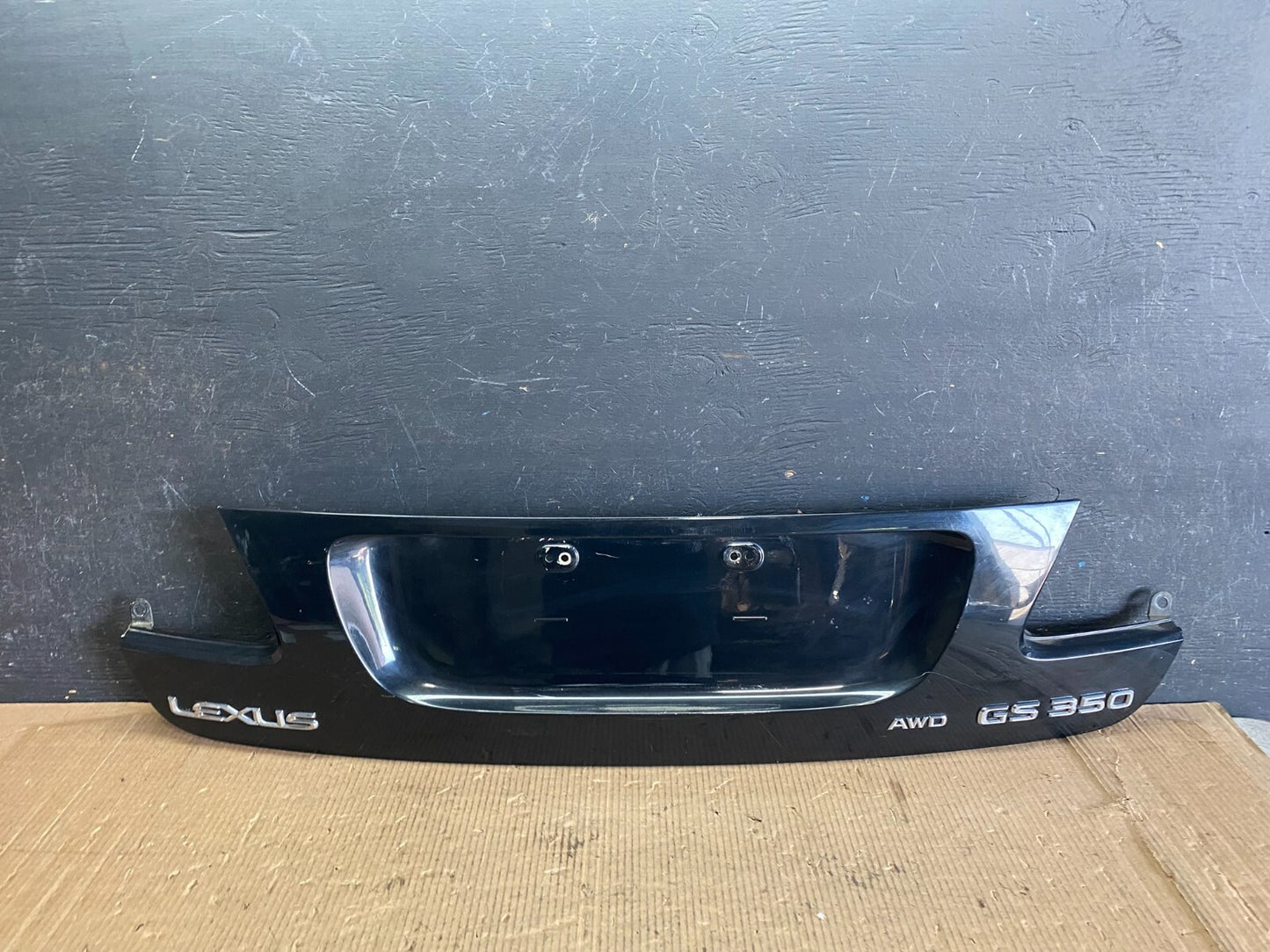 2007 to 2011 Lexus GS350 Trunk License Plate Trim Panel Cover  N8486 DG0