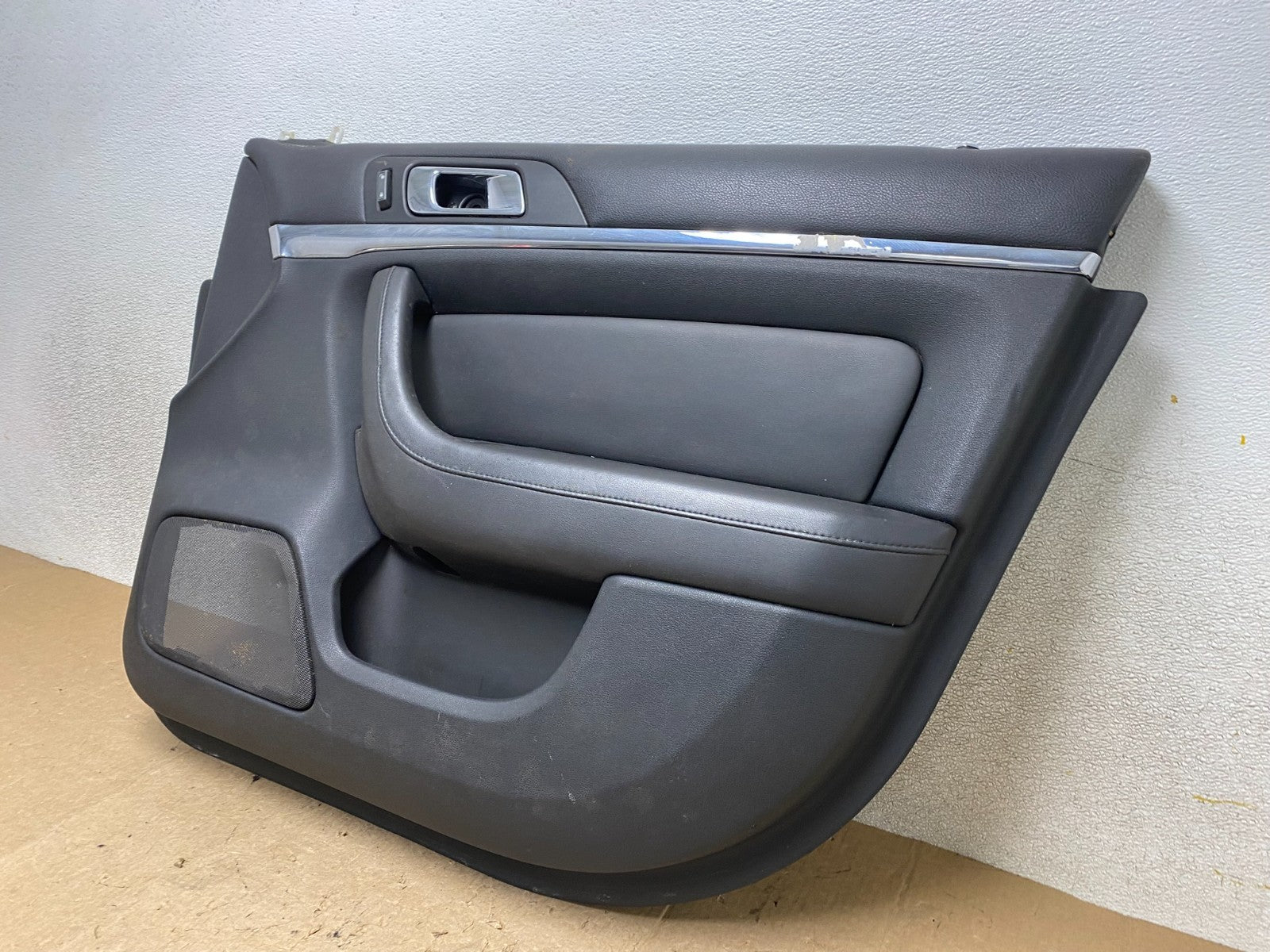 2009-2012 Lincoln MKS Front Right Passenger RH Door Interior Trim Panel W9216 DG1