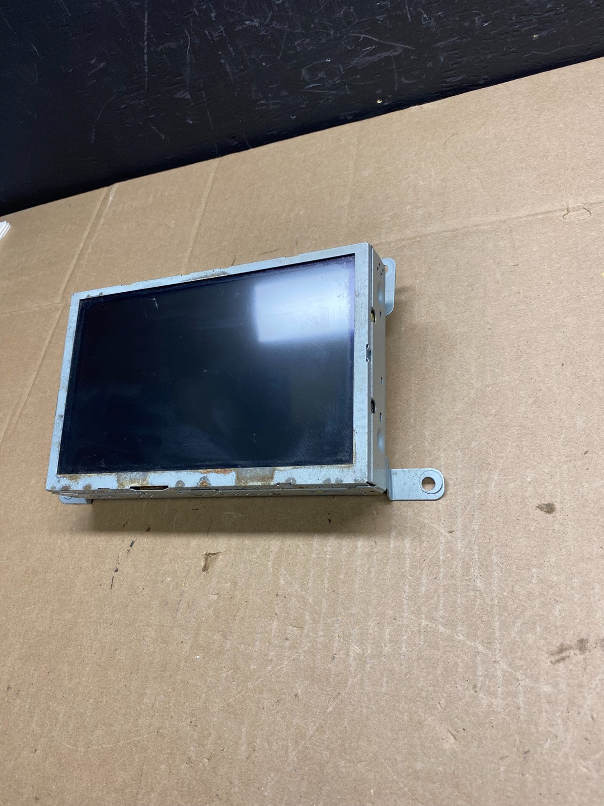 2011 to 2012 Ford Taurus Radio Information Display Screen Monitor AB9200 DG2