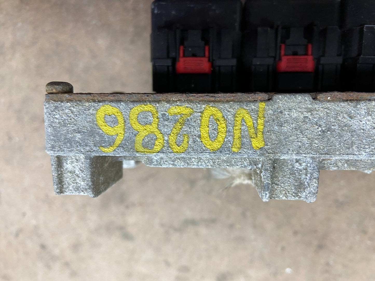 2008 2009  Caravan Town & Country 3.3L Engine Control p68044556aa N0286 DG3