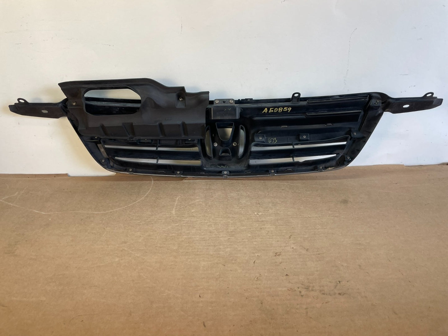 2002 to 2004 Honda CR-V CRV Front Upper Grille Grill Chrome AG0859 DG3