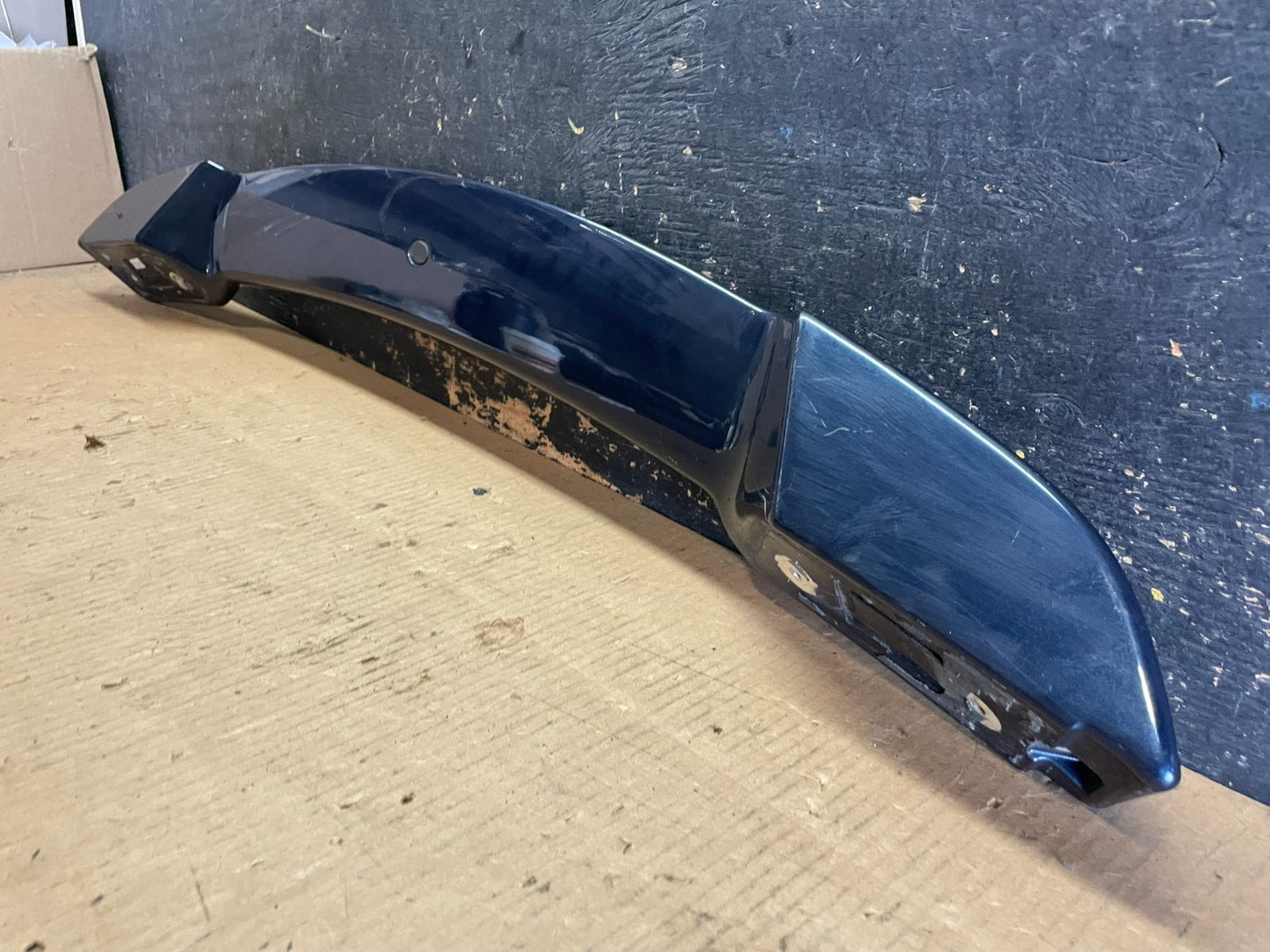 2008 to 2014 Land Rover LR2 Rear Trunk Tail Light Lift Gate Spoiler AA5922 DG7