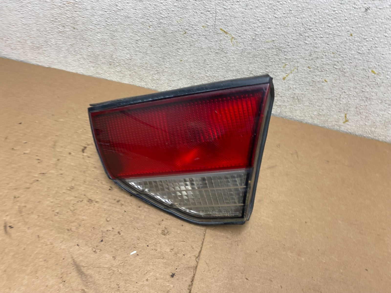 1997 to 1998 Mitsubishi Galant Right Passenger RH Inner Tail Light Oem P5259 DW1