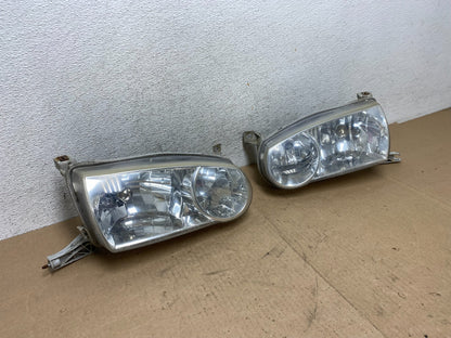 2001-2002 Toyota Corolla Left+Right Side Halogen Headlights AG4656 DW2