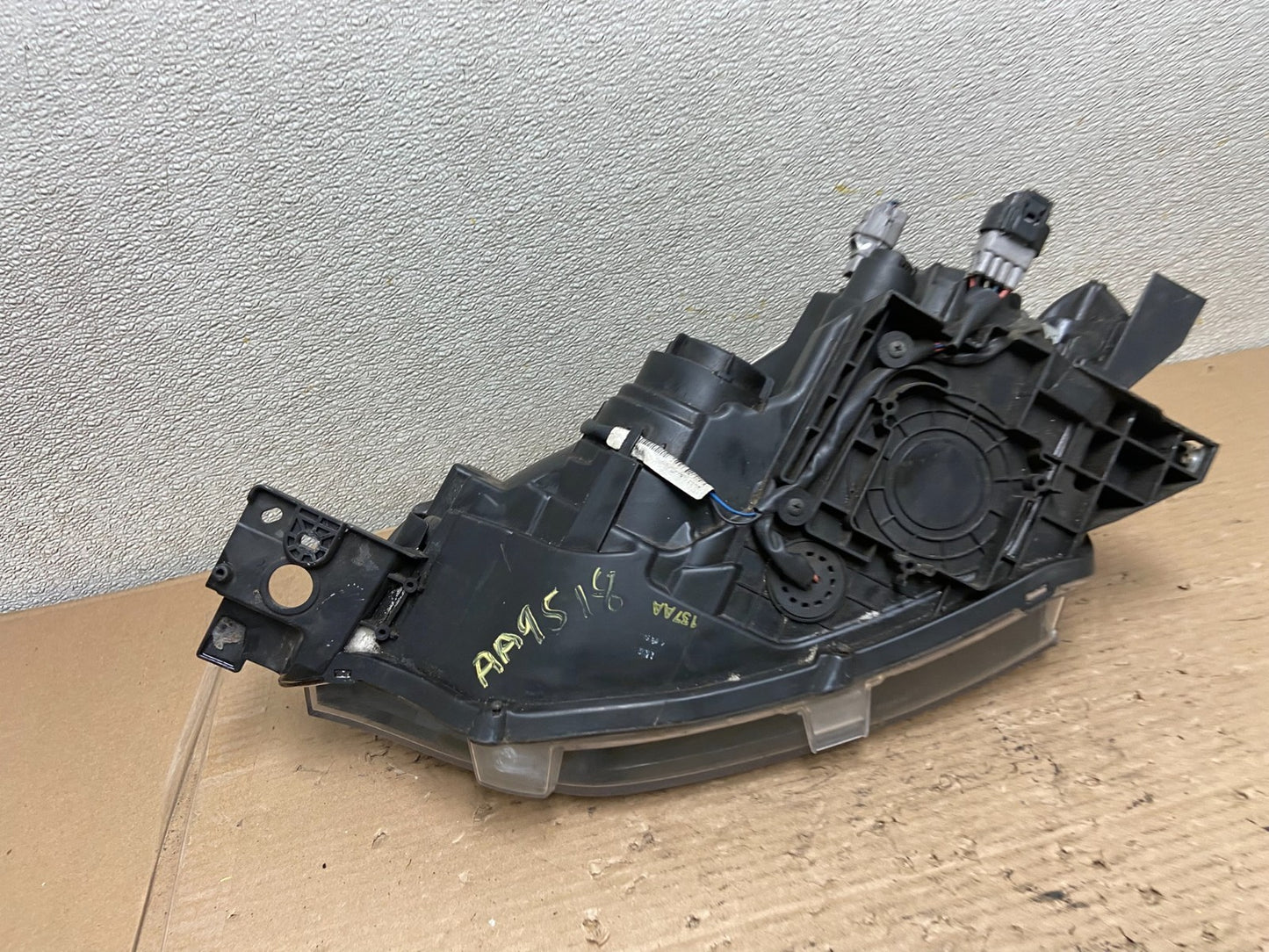 2014-2015 Mitsubishi Outlander Right Passenger Halogen Headlight Oem AA9518 DW6