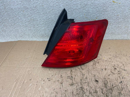 2014 to 2018 Ford Taurus Interceptor Right Passenger RH Tail Light Y0858 DW0