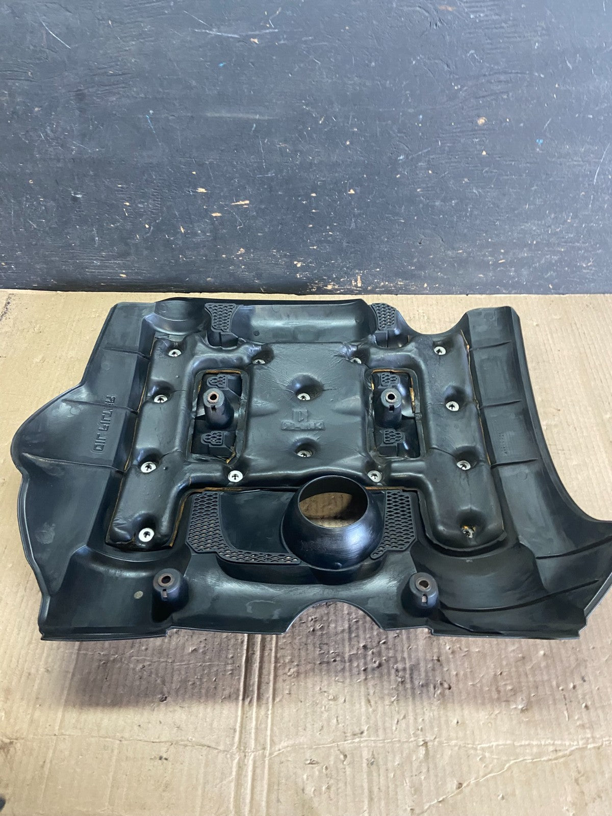 2006 to 2008 Kia Sedona V6 3.8L Engine Motor Cover Oem P0415 DG5